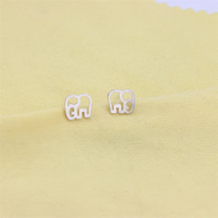 

Женские серьги-гвоздики в виде слона, из серебра 925 пробы