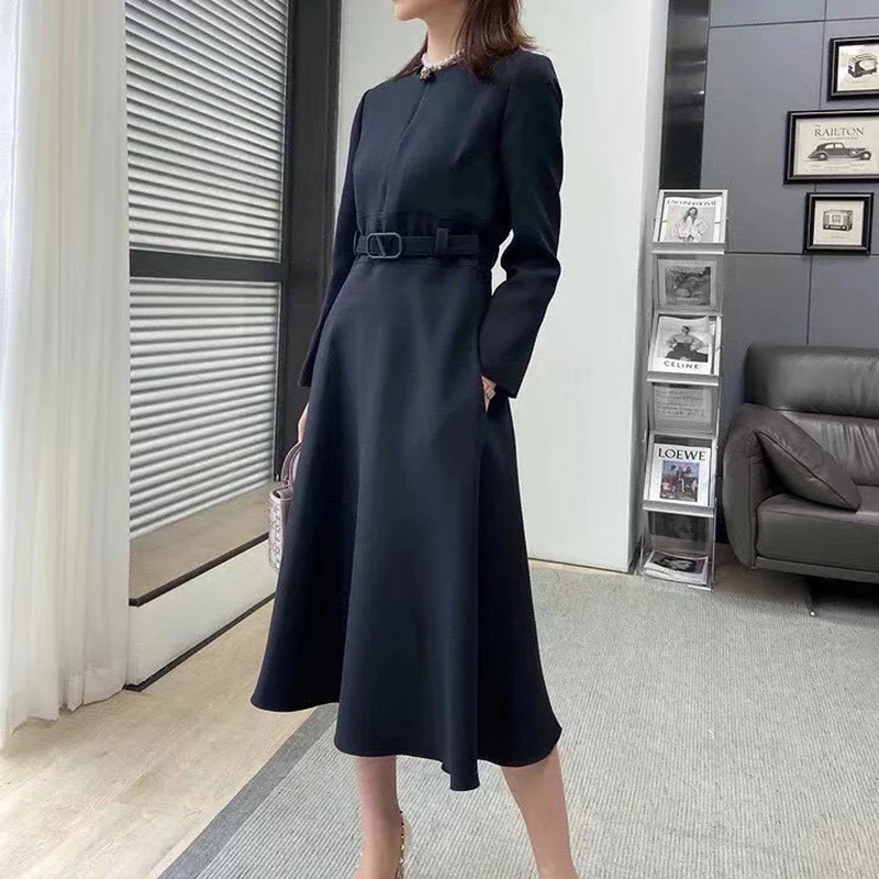 

Осенне-зимнее коктейльное платье с длинным рукавом и поясом