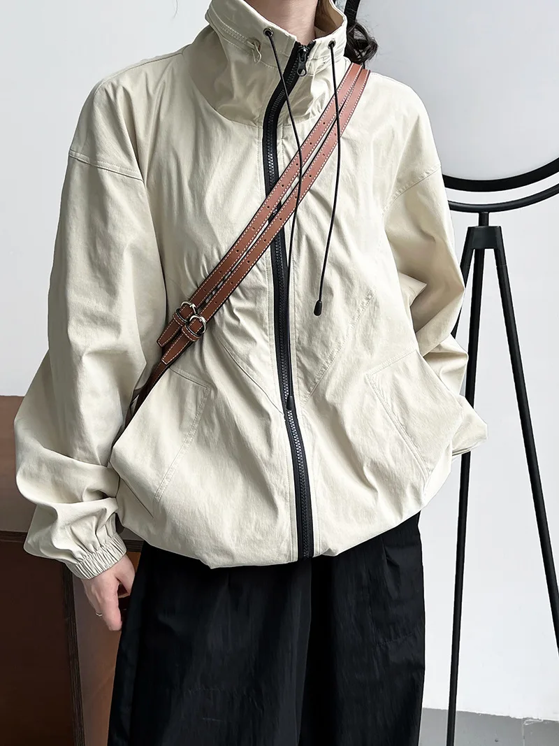 

Loose-fitting Outdoor Hiking Stand Collar Drawstring Assault Jacket for Women Contrast Color Zipper, Long Sleeves Coat Outwear
