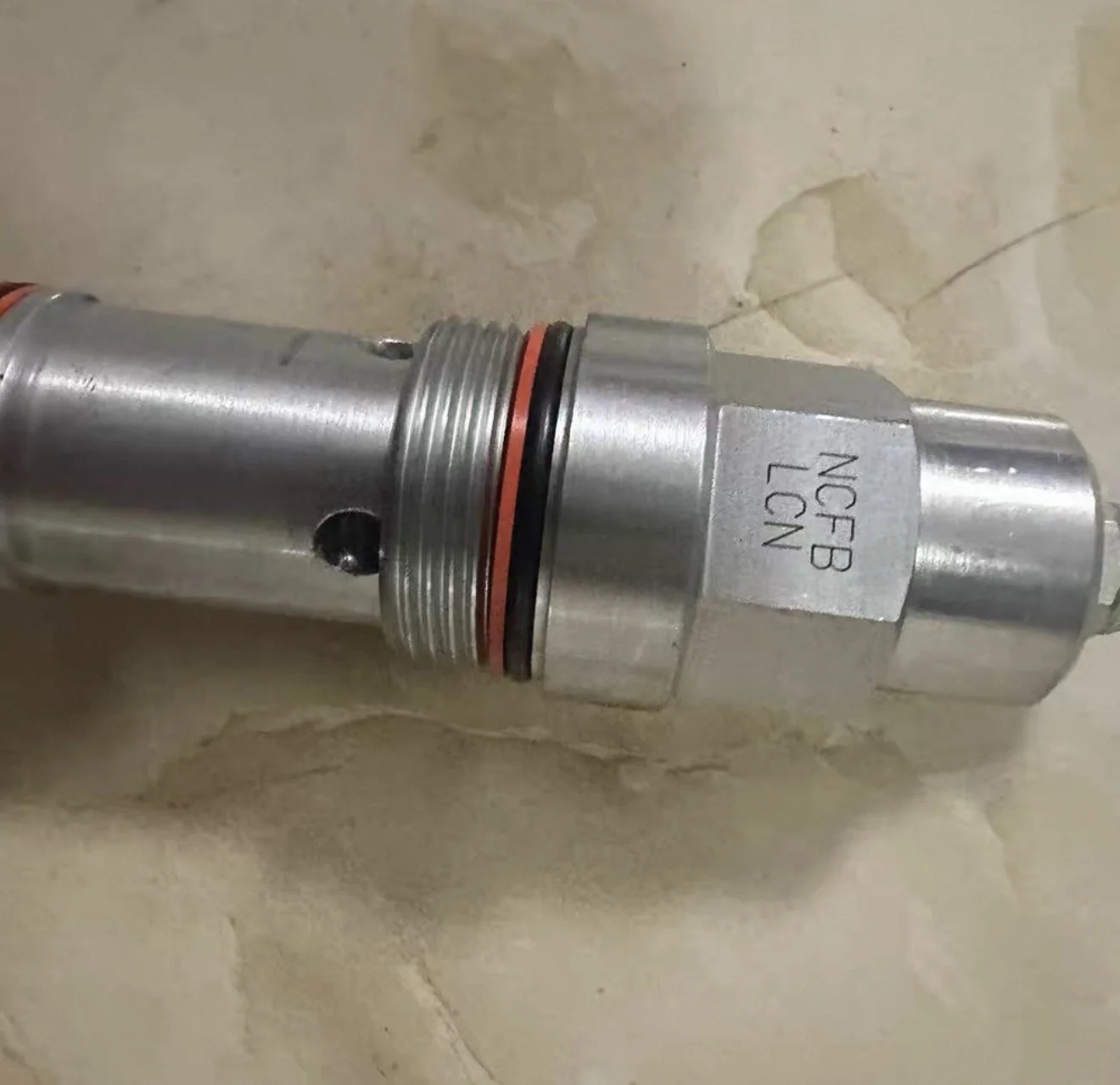 Фото Гидравлический клапан NCFB-LCN HydraForce с полной регулировкой, обратным клапаном и функцией предотвращения обратного потока, аналогичный клапанам SUN Hydraulics и VICK E. №2