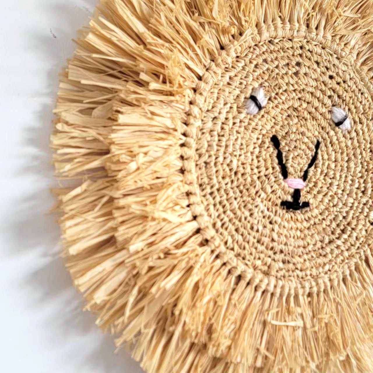 Украшение из рафии-вешалка с головой льва рафии-настенная лампа