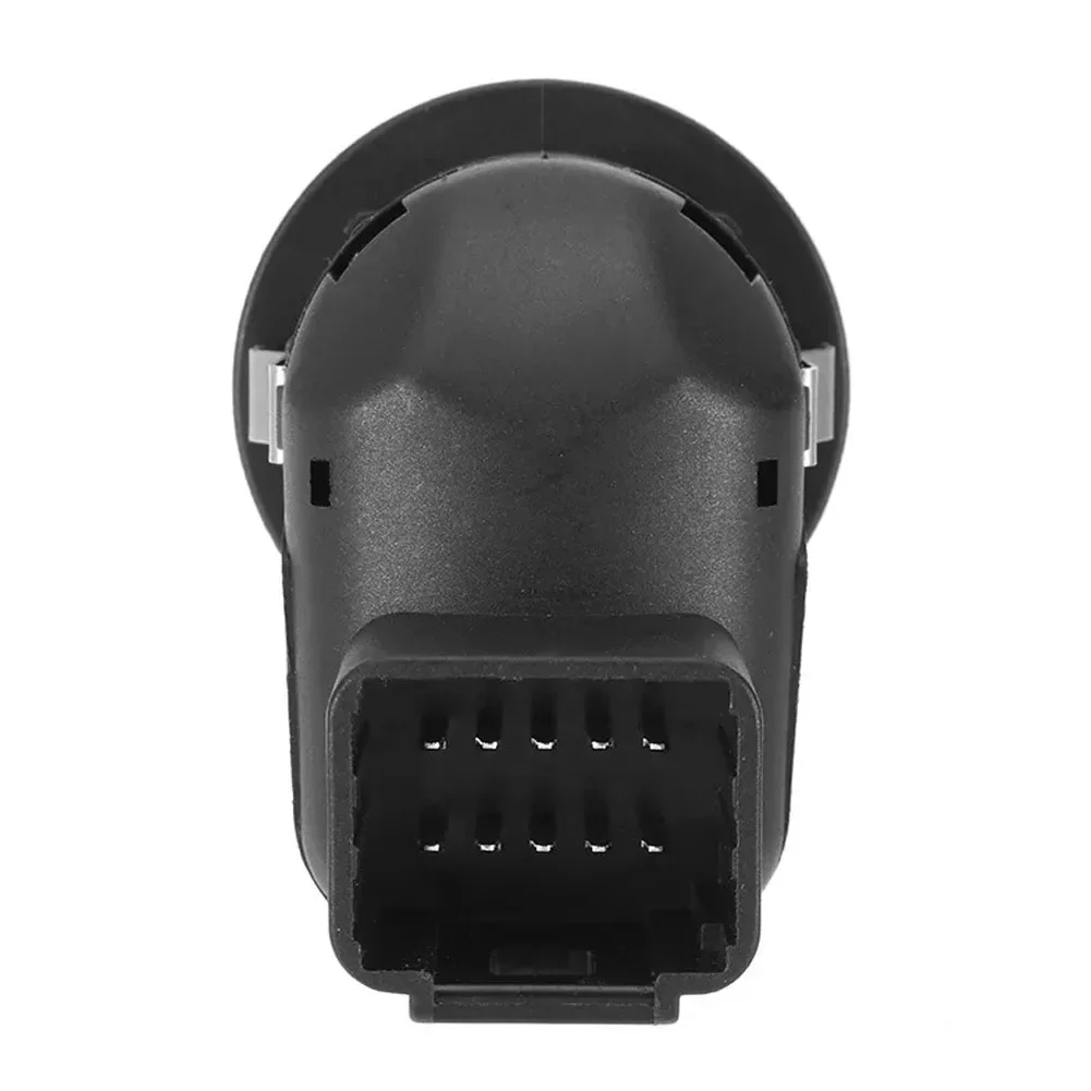 Контроллер регулировки зеркала на крыле изготовлен из АБС-пластика