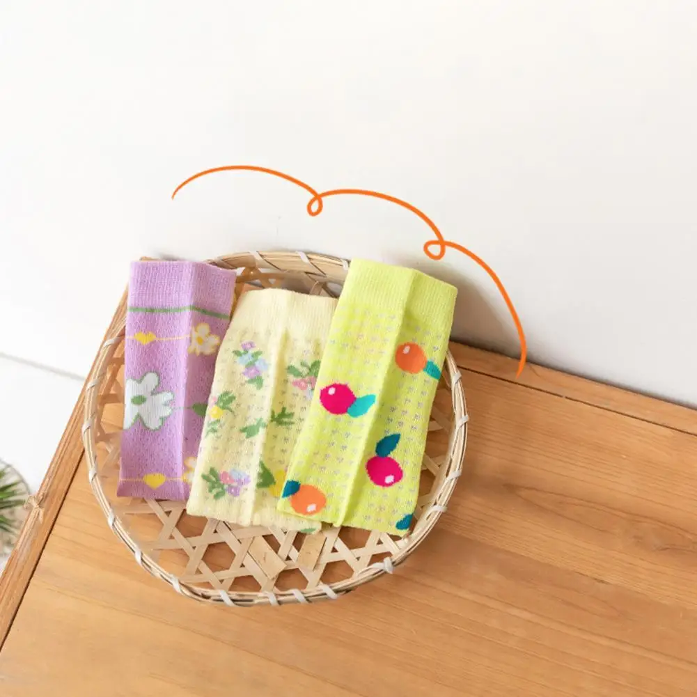 

3 Pairs Non-Irritation Cotton Fade-Resistant Anti-Skid Newborn Infant Cartoon Print Socks Decor Infant Socks Birthday Gift