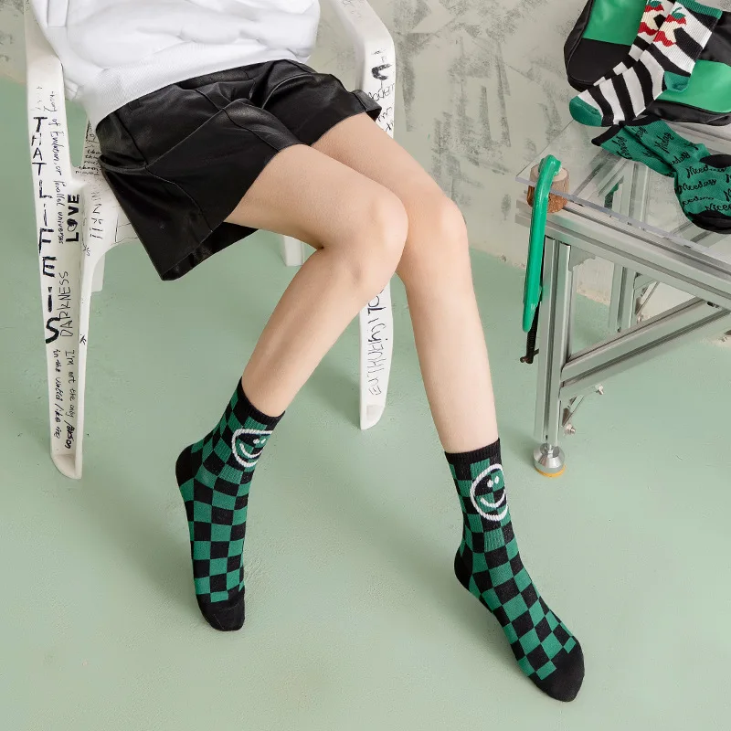 

Носки с мультяшным рисунком, забавные зеленые улыбающиеся милые длинные женские носки, кавайные счастливые женские хлопковые модные носки ...