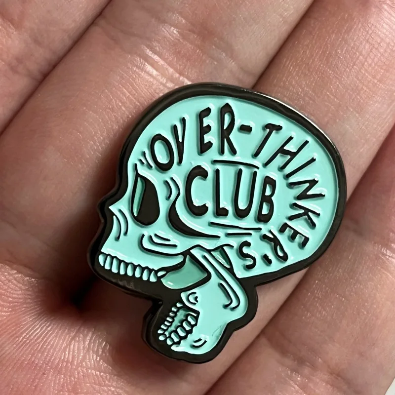 

Аниме креативные Overthinkers, клубный нагрудник, беспокойство, обручальное заболевание, необычное украшение для книг, сумки, аниме аксессуары