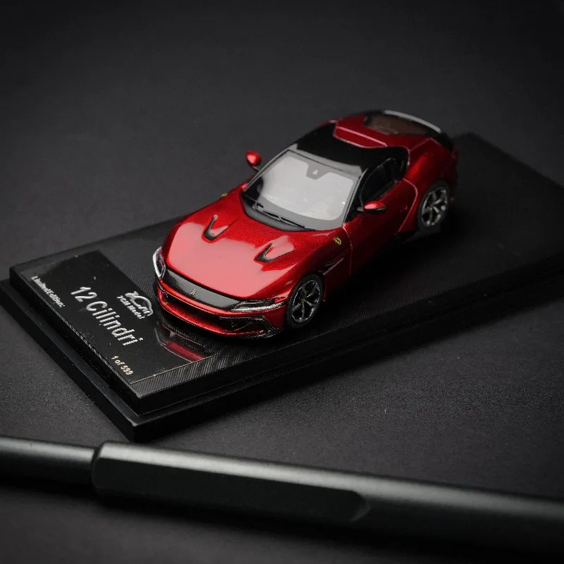 Фото Масштабная модель автомобиля Ferrari 12C Cilindri из литого металла, 1:64 №5