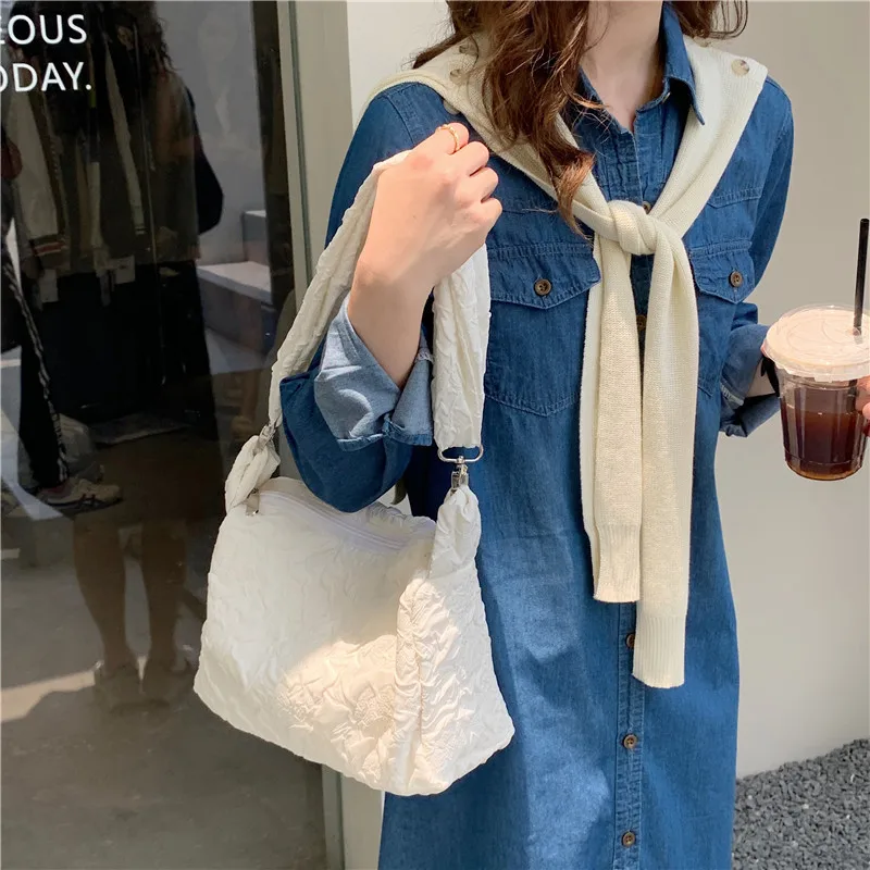 

Embossed underarm Bag Detachable shoulder strap cross hand Bag Girl Sweet Boston Little bag Crossbody Bag Party Camping Bag