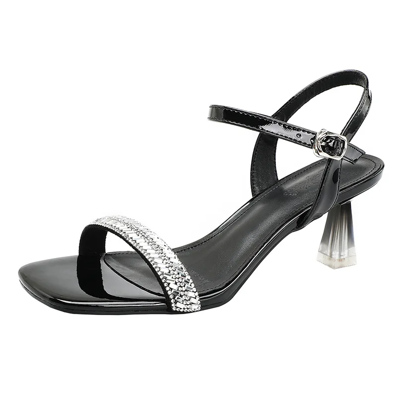 Женские сандалии туфли на низком каблуке с ремешком лето 2023 для девочек удобные