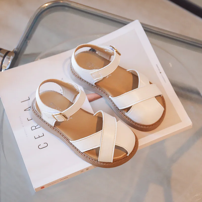 

Covered Toes Thick Bottom Round Toe Buckle Sandals for Girls 2022 Summer New French Retro Woven Boys Hollow Leather Roman Shoes