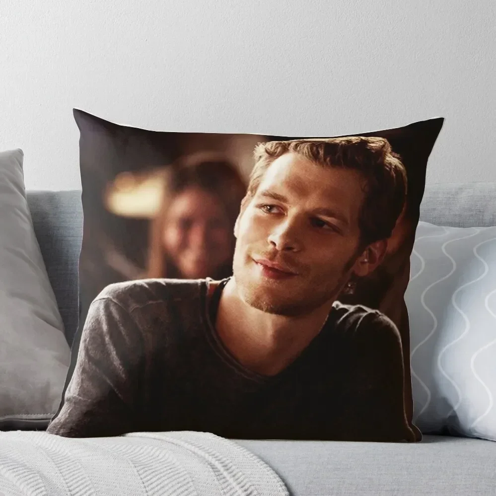 Декоративная подушка kklou Mikaelson
