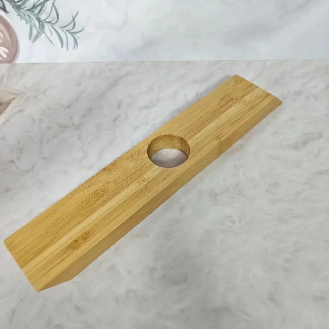 Подвесная стойка для красного вина простой орнамент бытовой винный шкаф