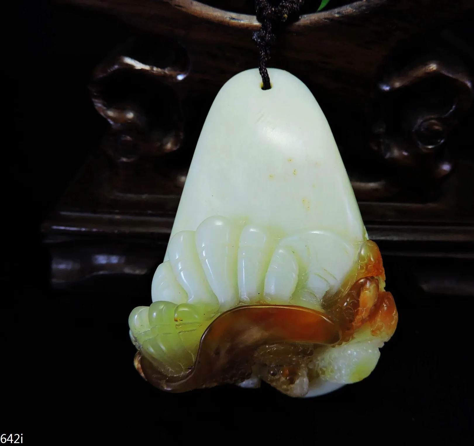 Нефритовое украшение подвеска ручной работы из ракушек монет и кораллового