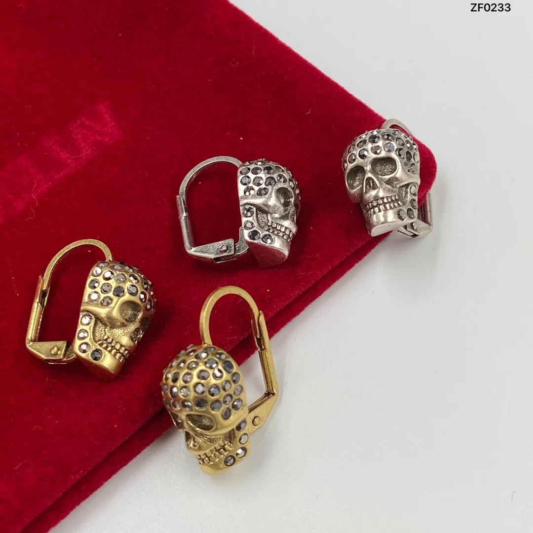 

Vintage Skull Small Stud Earrings Women's Fashion Stud Earrings