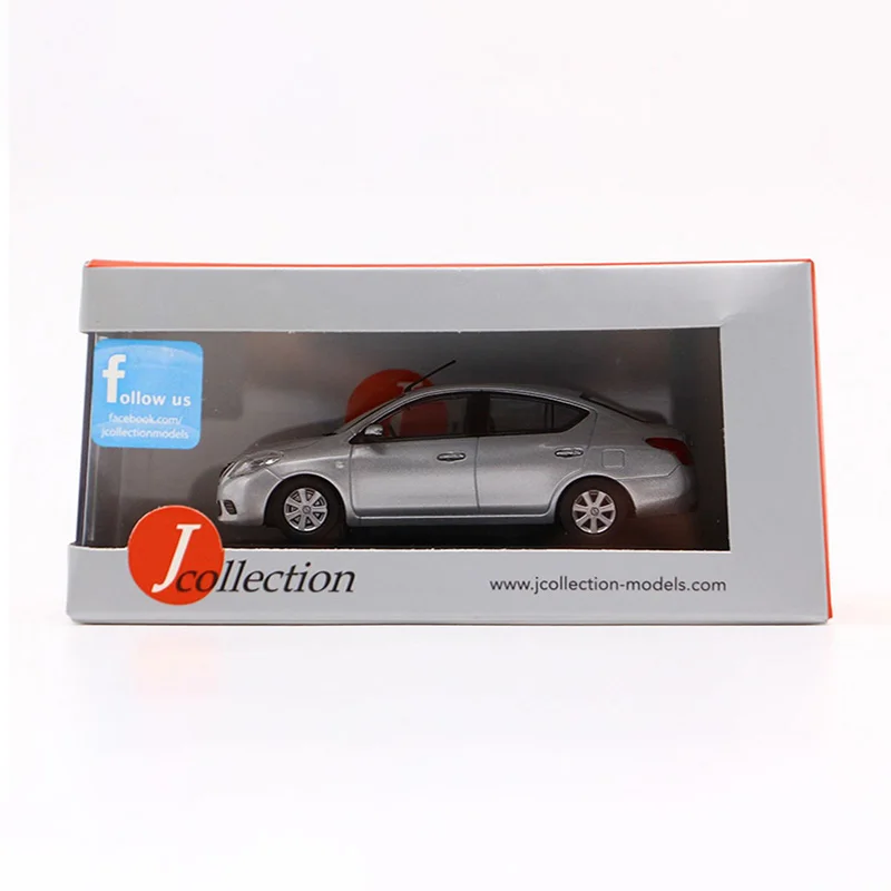 Модель автомобиля из сплава в масштабе 1:43 Nissan латио Sunny 2012 коллекционные