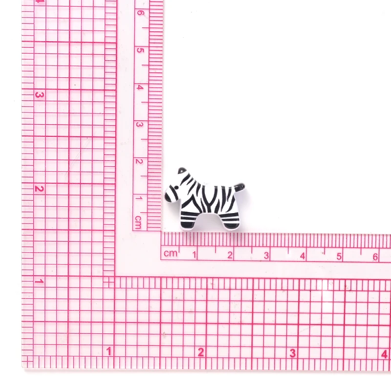 10 шт. акриловые бусины в виде зебры 17 х22 мм