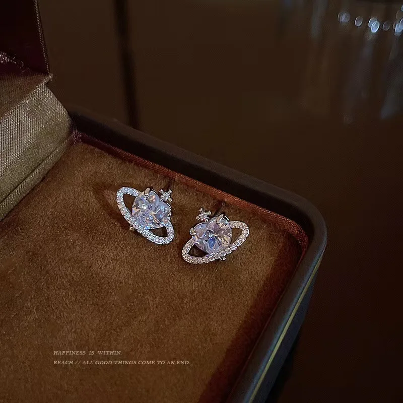 

серьги 2023 тренд серьги женские бижутерия бижутерия люкс качесСерьги-гвоздики с цирконом женские, корейские французские блестящие украшени...