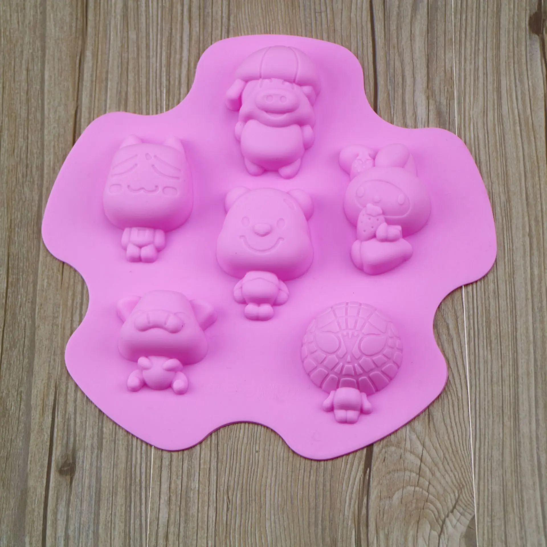 Silicone 6 Cartoon Cake Mold 6 Different Characters Pig Spider Bear Fragrance Mold Plaster Mold