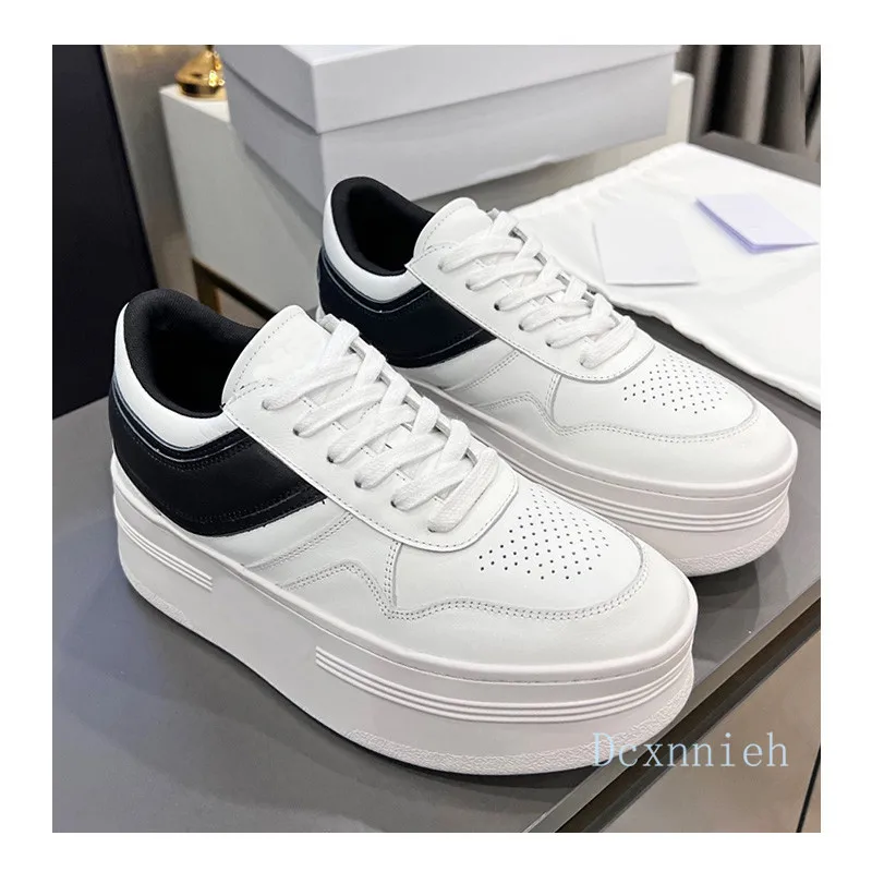 Туфли женские на платформе кожаные дышащие универсальные с круглым носком