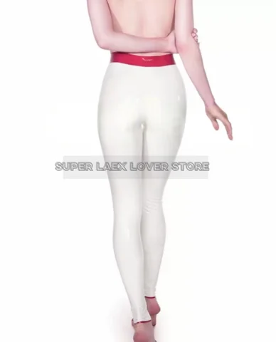 Әдемі әйел аяқтары бар порно Баланың бетіне түкті киска отырды