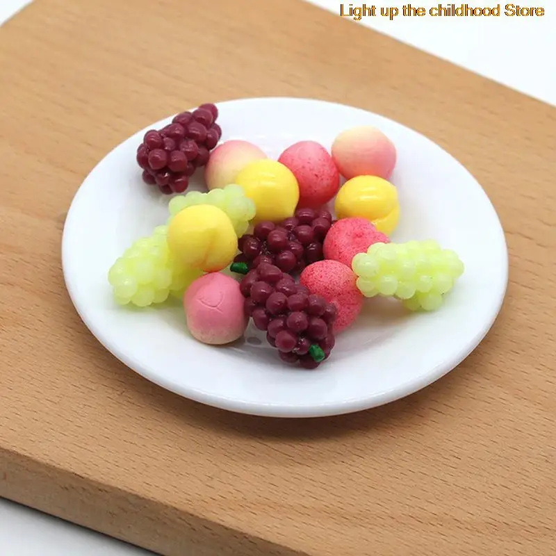 

5Pcs/Set 1/12 Dollhouse Fruit Mini Simulated Fruit TPR Soft Small Grape And Peach For Doll House Decoration High Quality