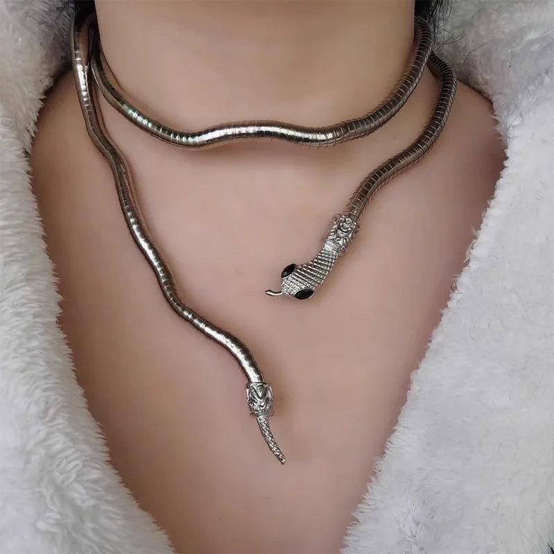 

Personality winding snake necklace ins cold wind niche design sense hot girl snake collar female