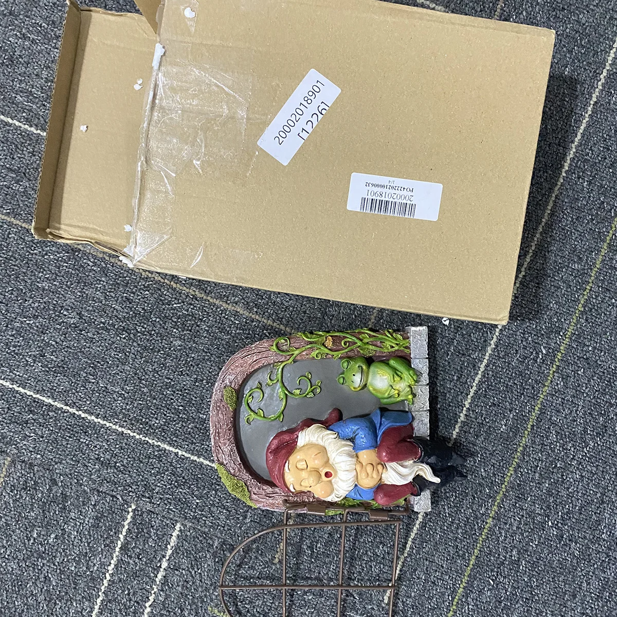 

L Gnome Garden Ornament Gnome Tree Window Statue Resin Decorative Elf Window Sculpture Weather-Resistant Elf Out the Door Tree