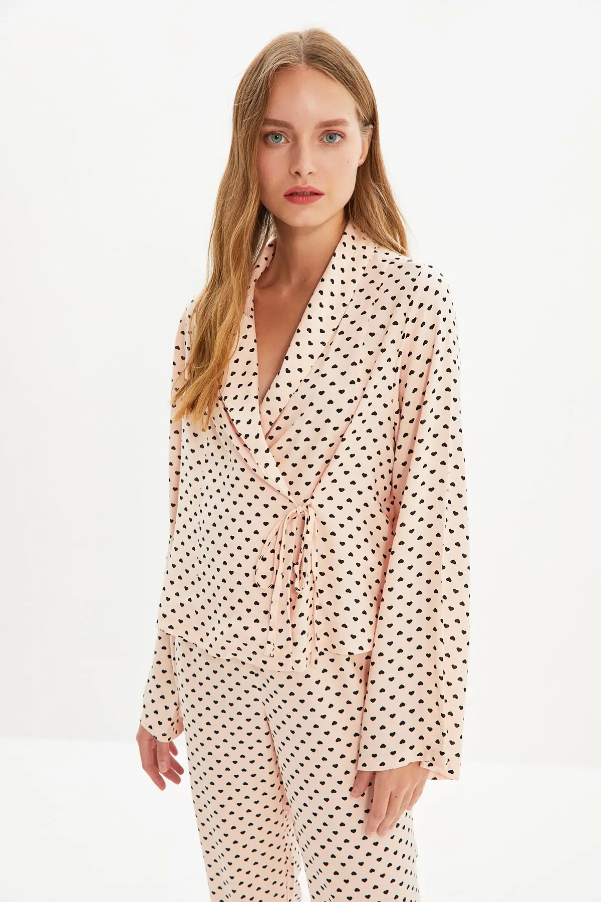 

Trendyol Polka Dot Woven Viscose Pajamas set THMAW22PT0300