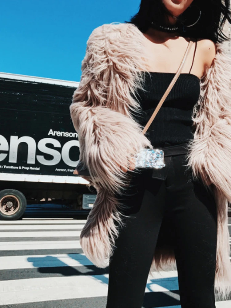

Autumn and winter European and American new Korean imitation fur coat women's wool short beach wool warm thickened coat women