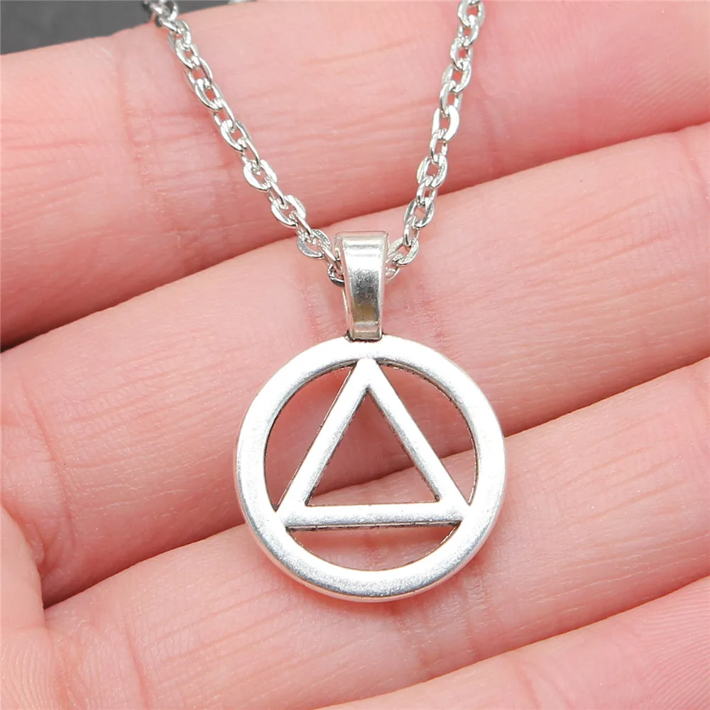 

Женское колье с подвеской в виде символа 26x19 мм