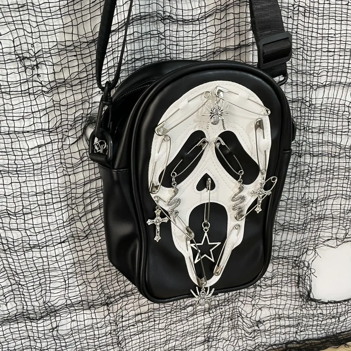 

HAEX Y2K Women's Bag 2023 Trend New Skull Patchwork Crossbody Shoulder Bags Individuality Punk Small Capacity Bolso Mujer