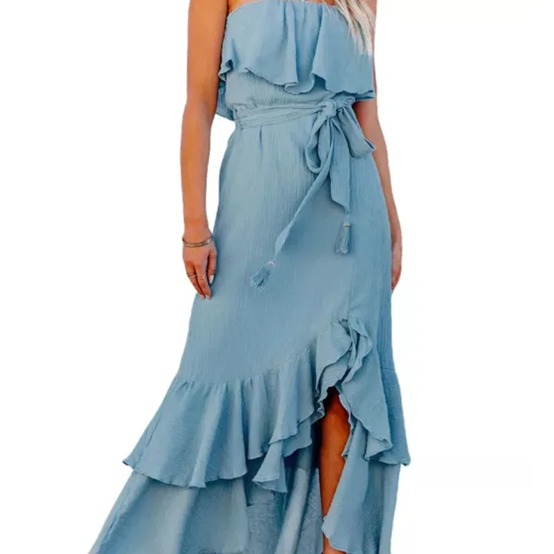 

Женское платье с открытыми плечами и рюшами