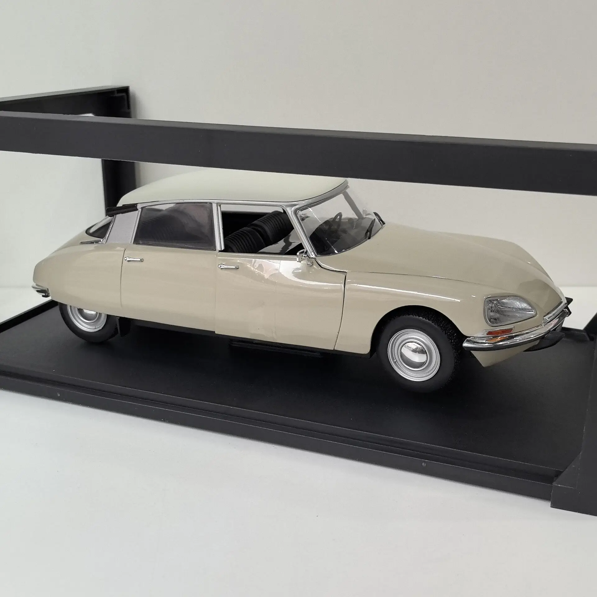 Модель автомобиля из сплава Diecast SOLIDO в масштабе 118 CITROEN D SPECIAL 1972 62 (art.: 3920dbcb8097e) - 3920dbcb8097e