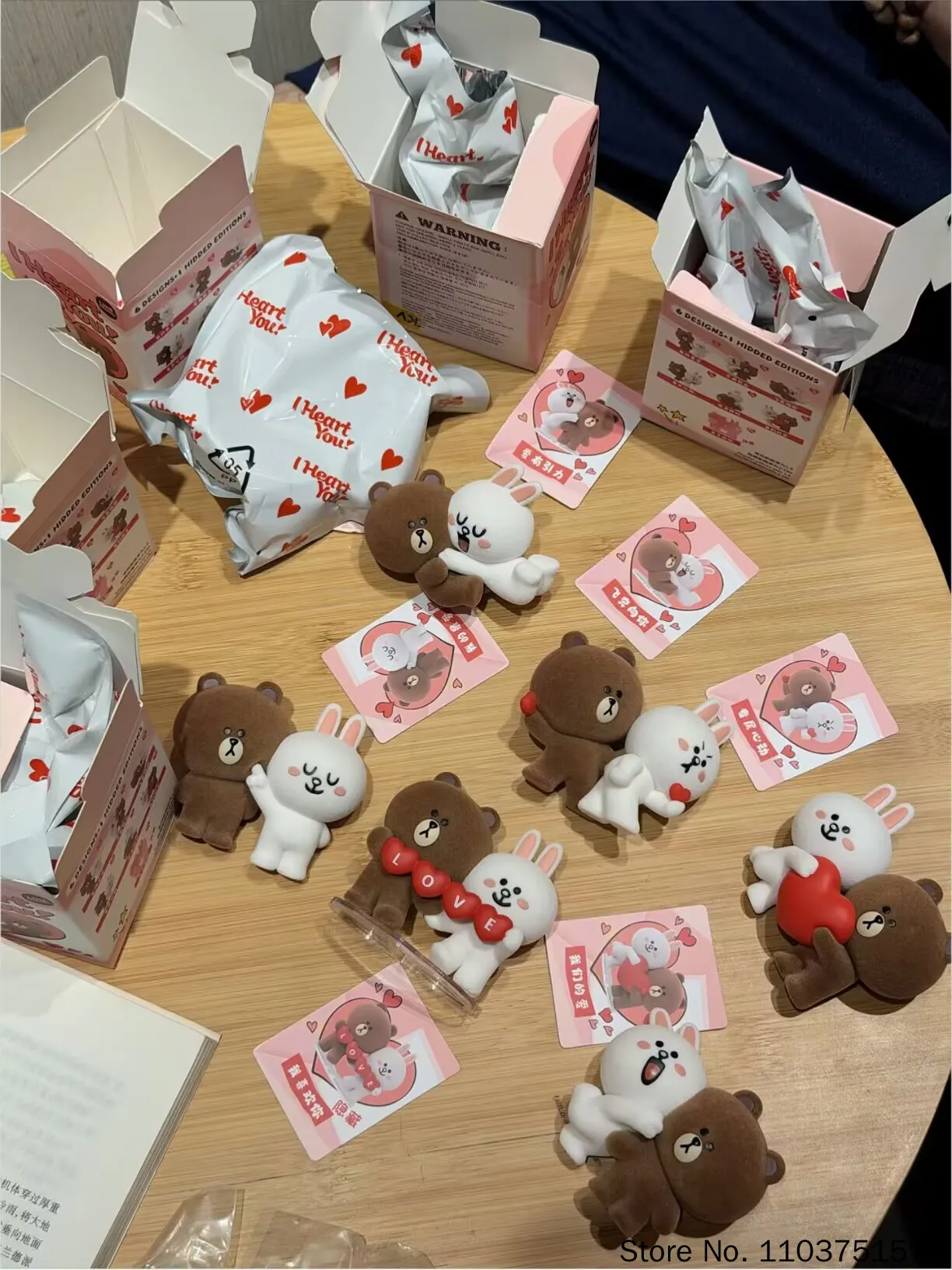 Фото Коллекционная мини-фигурка Line Friends из серии I Heart You, флокированная, модная игрушка, украшение для рабочего стола, подарок для пар №5