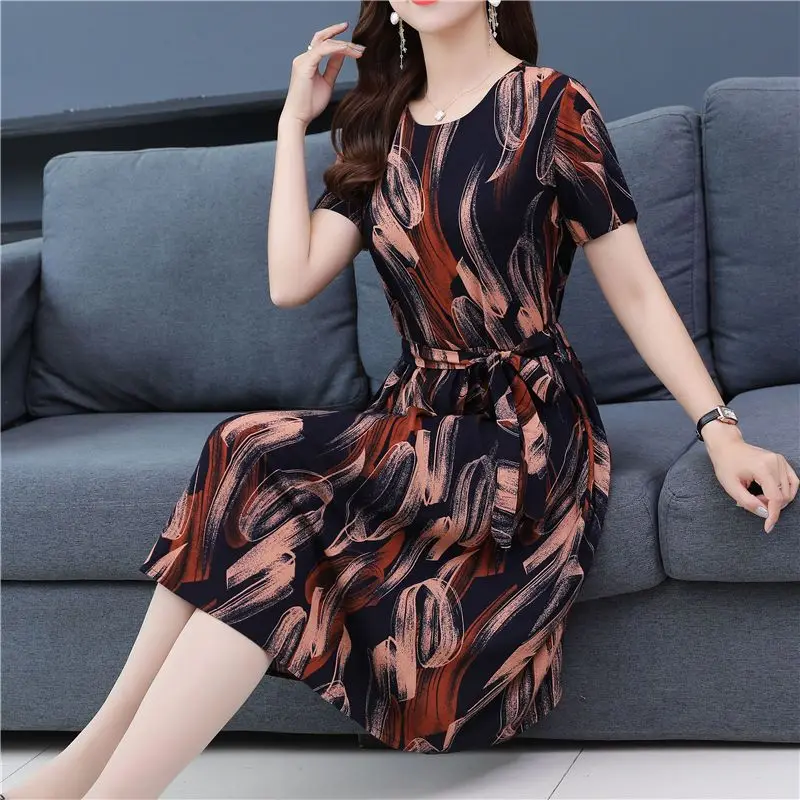 

Женское винтажное платье с коротким рукавом, круглым вырезом и цветочным принтом