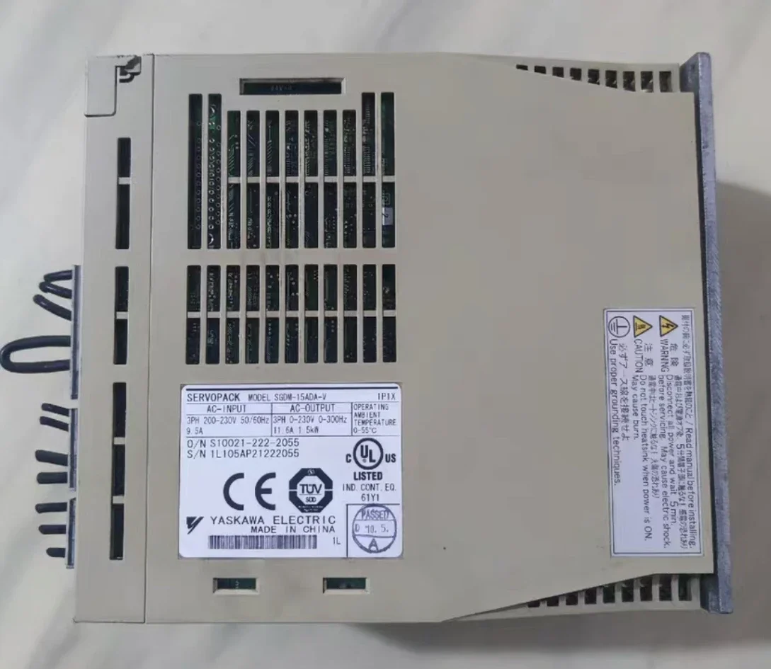 Б/у сервопривод SGDM-15ADA-V