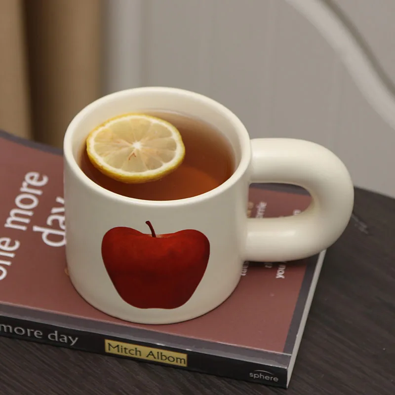 

Корейский стиль, ручная роспись в Instagram, керамическая кружка с ручкой из яблока, груши, Толстой ручкой, симпатичная керамическая чашка для ко...