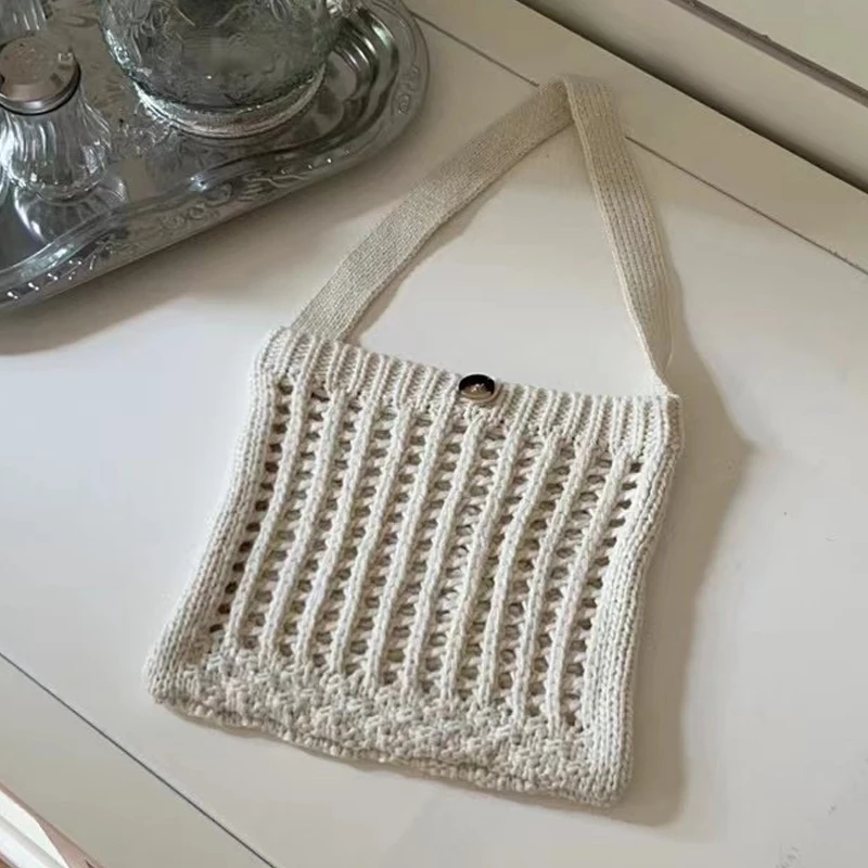 

Корейские повседневные сумочки для женщин, Роскошные Дизайнерские Сумочки, кошельки, новинка 2023, нейлоновые с вырезами и пуговицами и внутренним карманом, тонкий плечевой