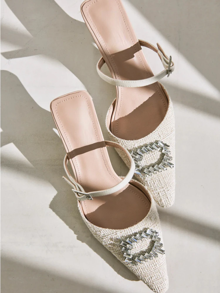 

2023 New Japan Elegant Sweet Pointed Toe High Heels Summer Women Slippers Fashion Buckle Strap Rhinestone Sandalias Feminino