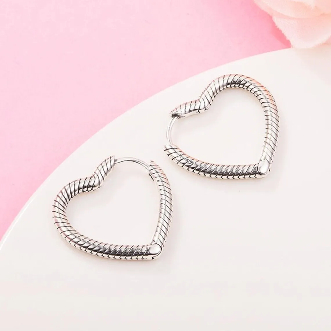 

Женские серьги-кольца из серебра 925 пробы
