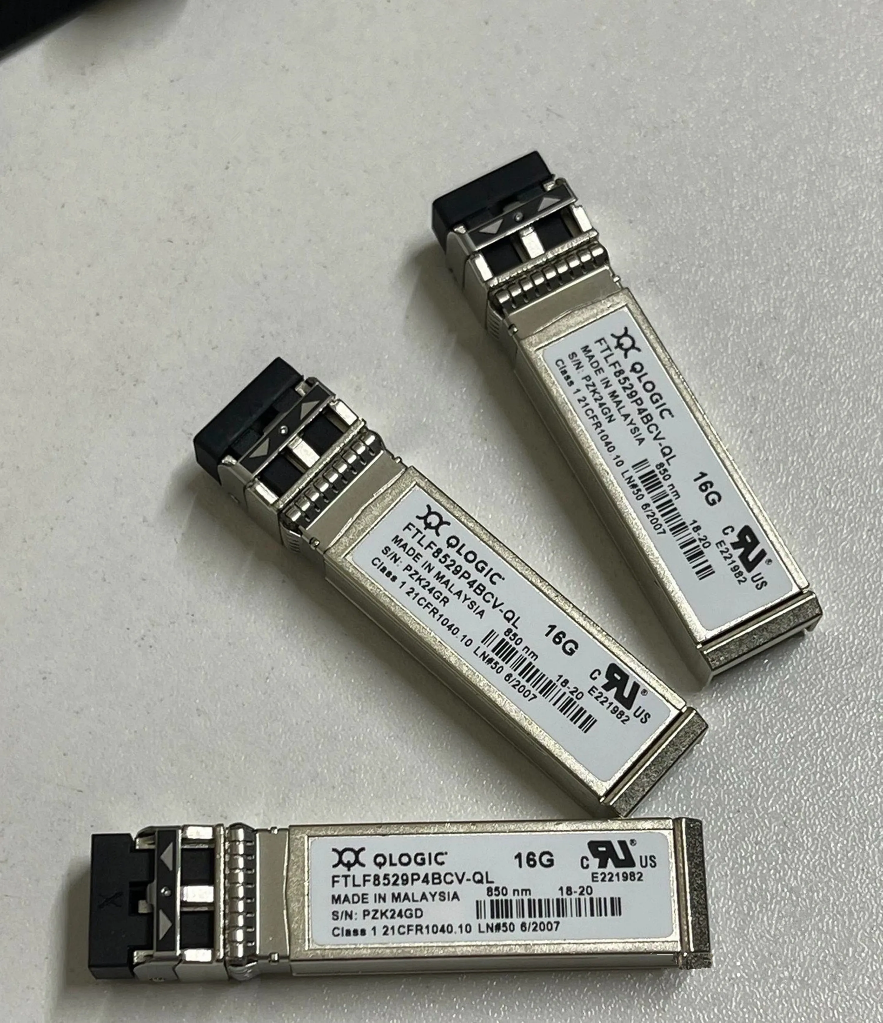 Фото Оптический трансивер SFP+ 16G FTLF8529P4BCV-QL Qlogic, 16 ГБ, SFP, 850 нм, SFP Qle2670 Qle2672 Qle2690 Qle2692, модуль HBA с двумя портами FC №1