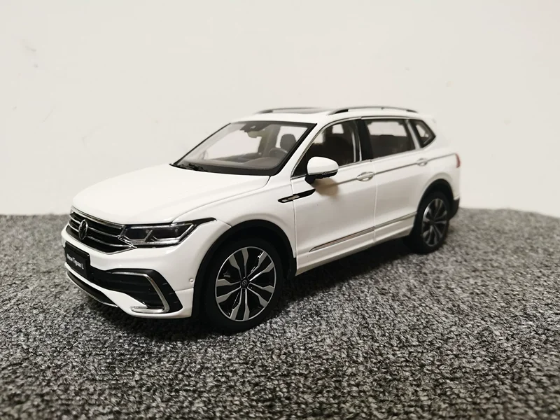 

Масштаб 1:18, TIGUAN L 2022, искусственная кожа, металлические Сувенирные игрушки