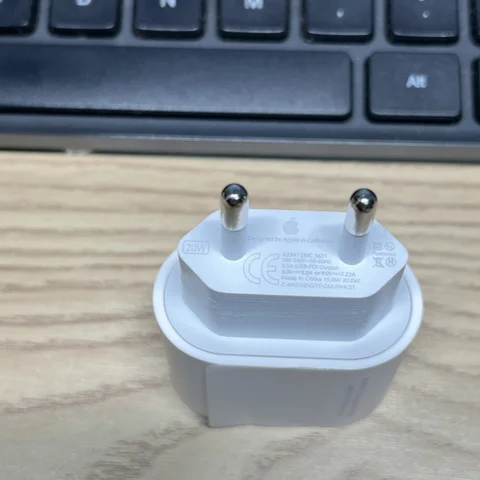 Оригинальный адаптер питания Apple USB-C 20 Вт для iphone 16, 15, 14, 13, 12, mini Pro Max Plus