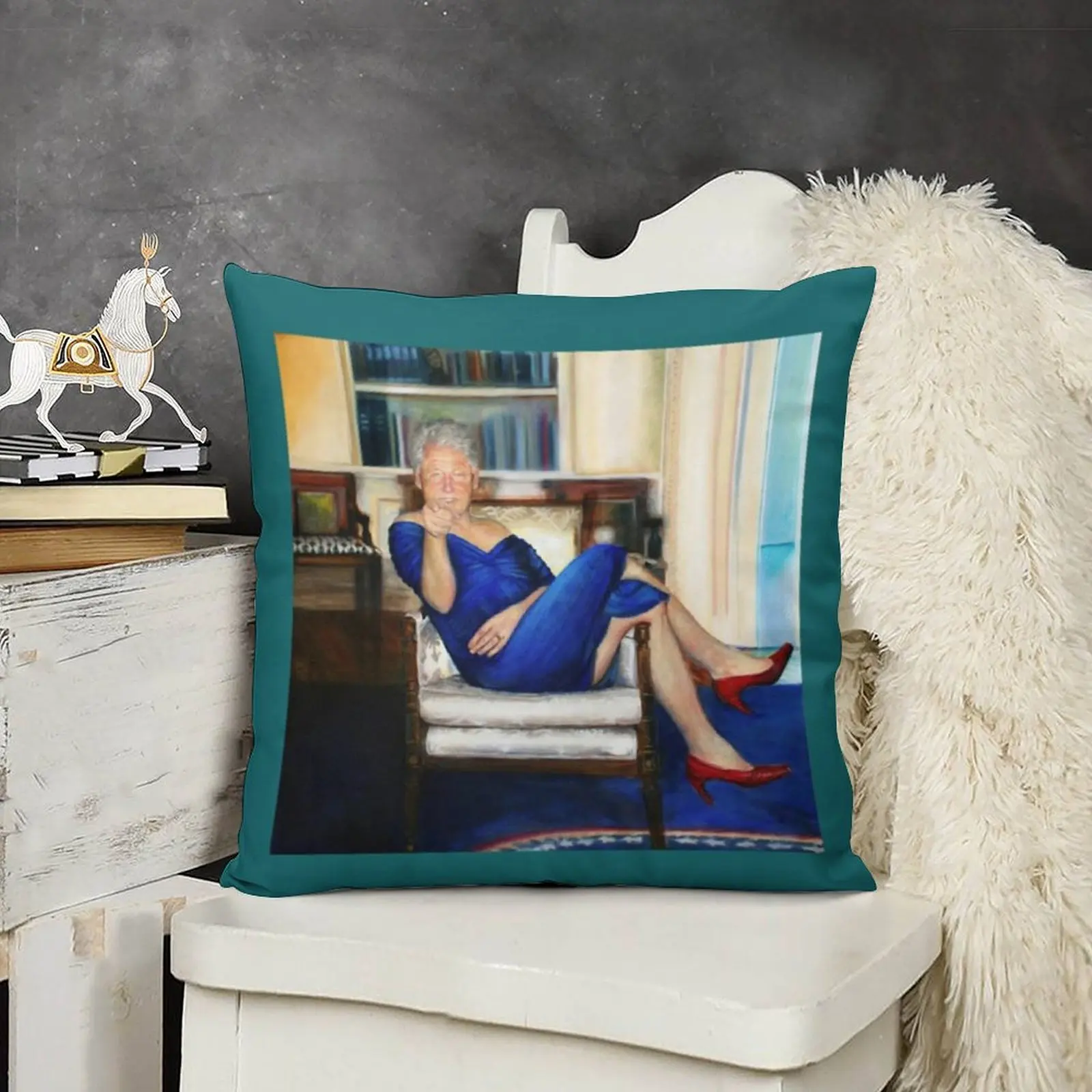 Parsing Билл-Билл Клинтон в синем платье-Джеффри Эпштейн Декоративная Подушка