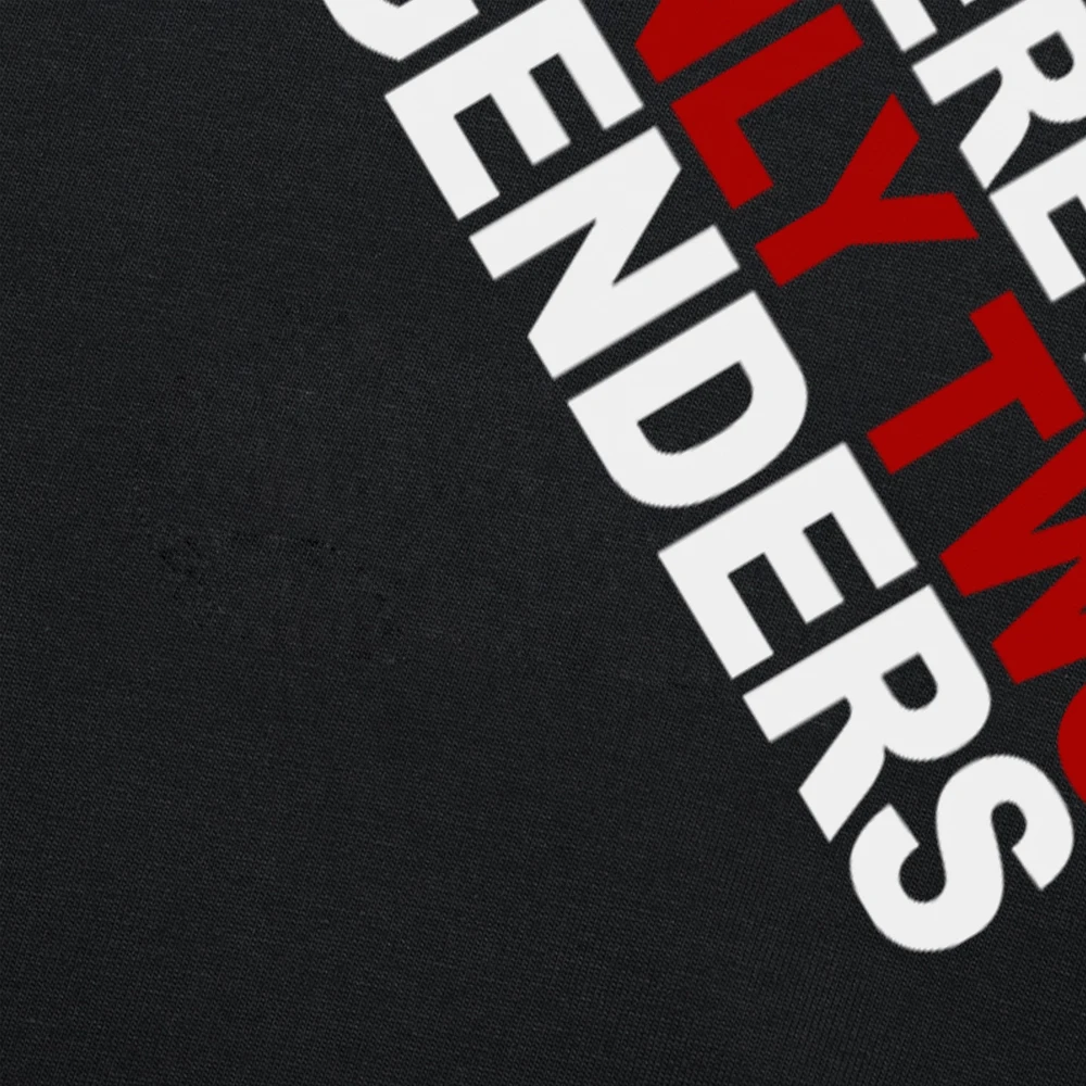 Футболка с круглым вырезом коротким рукавом и принтом в виде двух полос