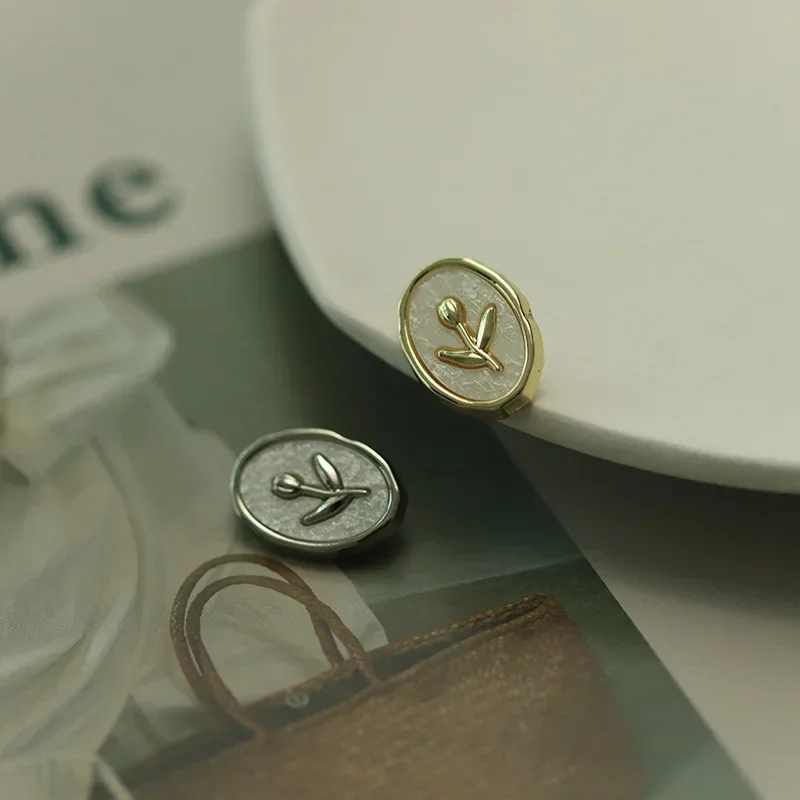 Овальные металлические пуговицы-тюльпаны для украшения женской одежды