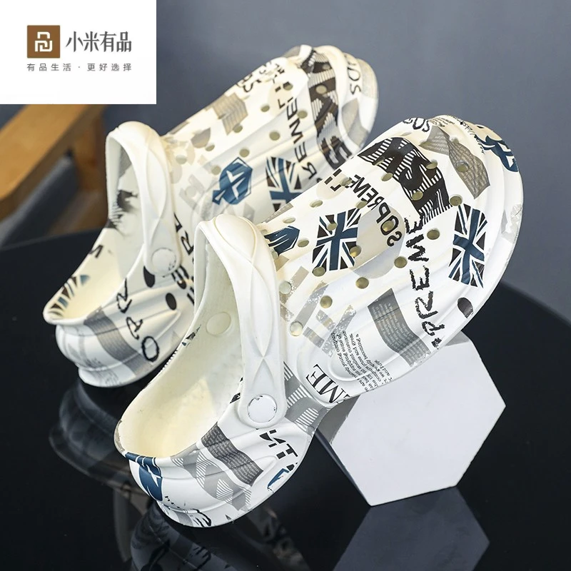 

2023 New In Men's Summer Slippers Holes Sandals Hollow Breathable Anti Slip Massage Flip Flops Fashion Outdoor Beach Slippers