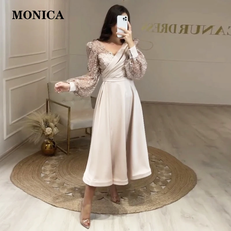 

2022 Champagne Short Evening Dress for Wedding Party V-Neck Satin Gliiter Prom Gown Long Puffy Sleeves Celebrity Gown