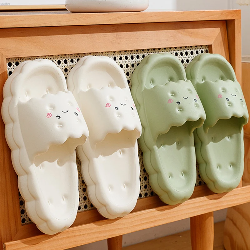 Cute Cloud Design Women Slippers Summer Cartoon Shape Women Slides Outdoor Soft Non Slip Bathroom Slippers Men Platform Shoes