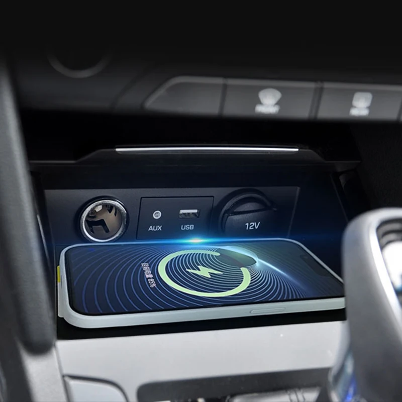 

For Hyundai Elantra 2016 2017 2018 15W Car wireless charger fast QI phone charger charging holder charging panel pad for iPhone