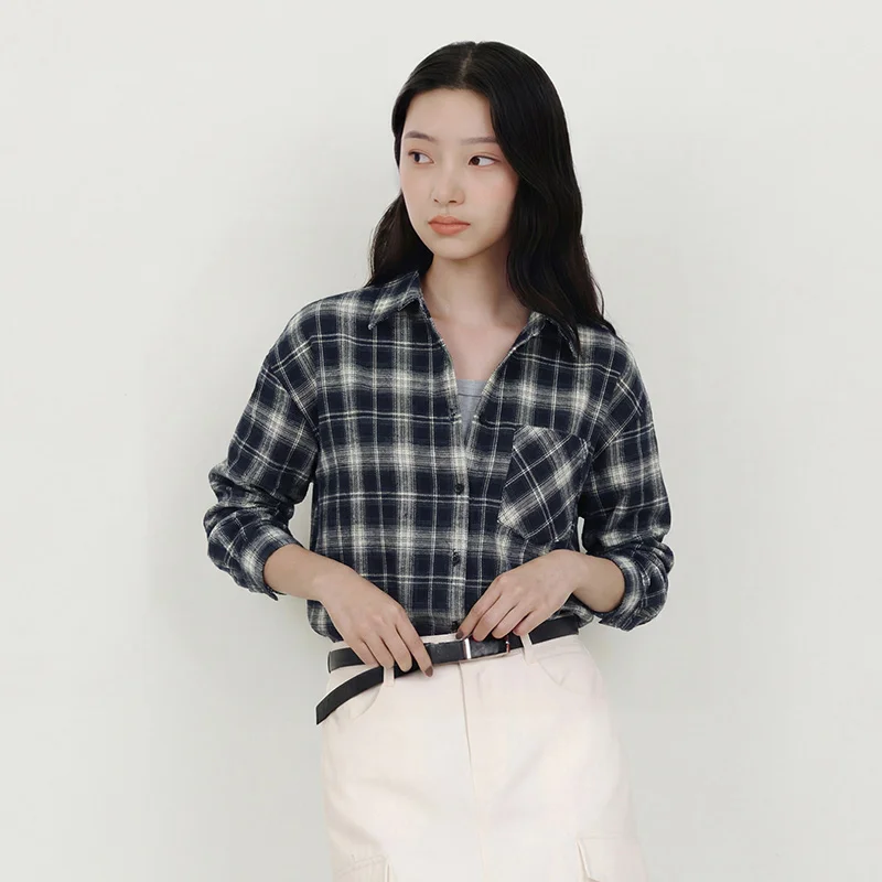 Фото Женский комплект Semir: блузка в клетку и укороченный жилет, свободный повседневный костюм для весны 2026 №2